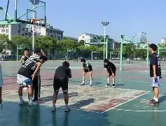 篮球比赛现场一球定胜负,球迷情绪高涨() 篮球比赛现场一球定胜负,球迷情绪高涨()