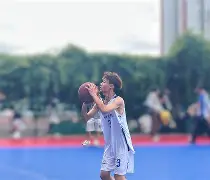 篮球比赛现场一球定胜负,球迷情绪高涨() 篮球比赛现场一球定胜负,球迷情绪高涨()