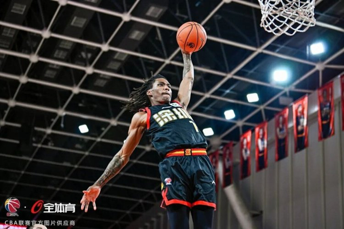 NBA球星伤愈复出参加世界杯篮球赛()